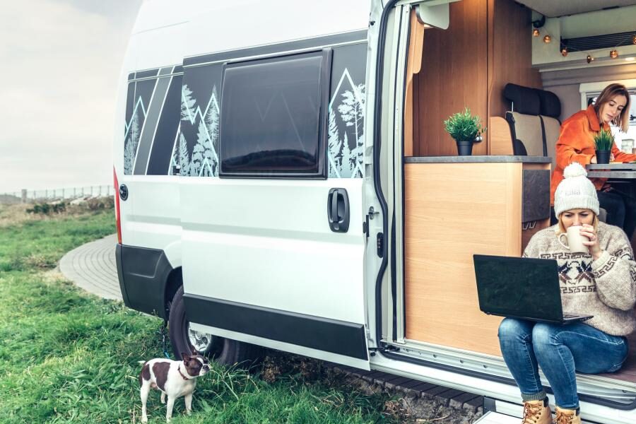 Furgoneta camper conversión DIY interior