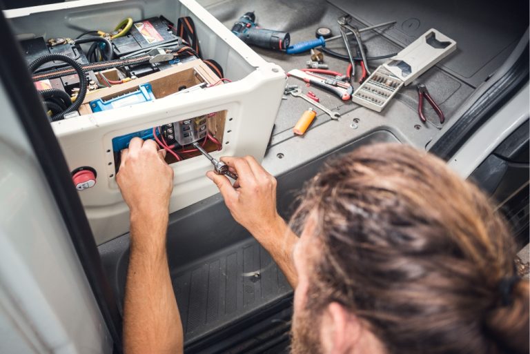 Instalación eléctrica furgoneta camper paneles solares